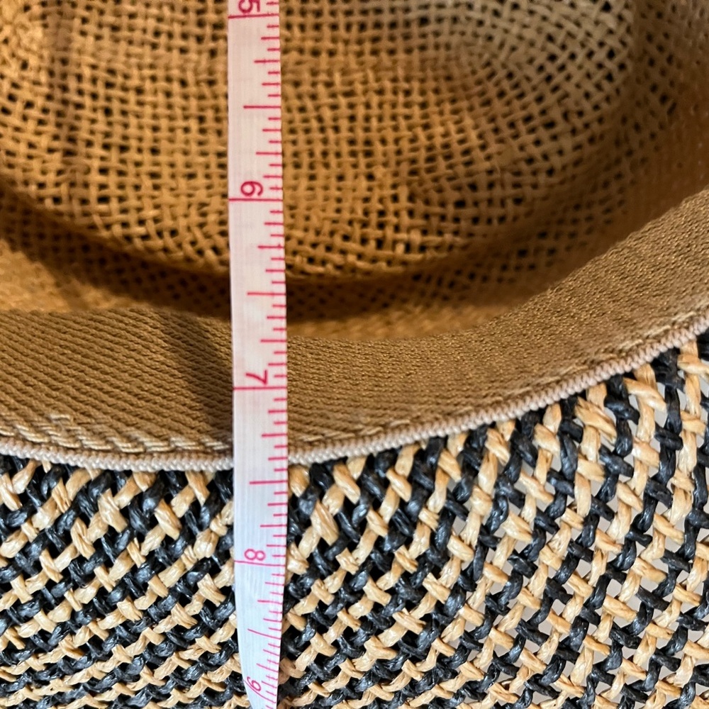 𝅺Wide brim hat with brown ribbon. Never worn - Picture 5 of 5